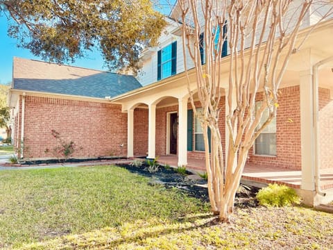 Private Community Full Home Villa in Houston