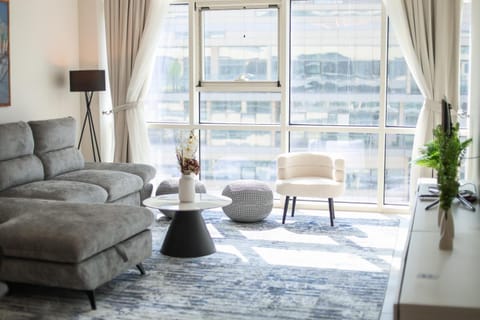 Elegant 4BR Waterfront Apartment Sea View Al R Apartment in Abu Dhabi