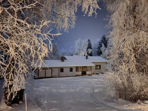 Arctic Aurora Villa with a Lappish Grill Hut - Northern Lights and Private Sledding Hill in the Backyard, in the Hometown of Santa Claus, Rovaniemi Villa in Rovaniemi