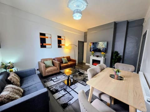 Blyth Royal Castle, Free Parking Apartment in England