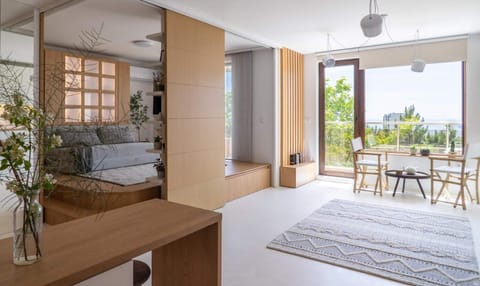 Bed, View (from property/room), Balcony/Terrace, Living room, Seating area, Dining area, Bedroom