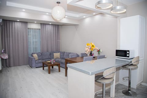 TV and multimedia, Kitchen or kitchenette, Living room, Seating area, Dining area, minibar