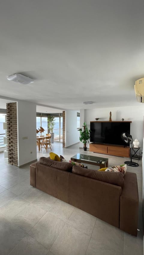 Communal lounge/ TV room, Dining area