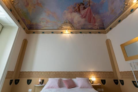 Bed, Photo of the whole room, Decorative detail, Bedroom