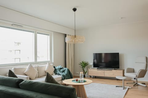 Communal lounge/ TV room, TV and multimedia, Living room, Seating area