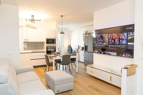 Kitchen or kitchenette, Living room, Seating area