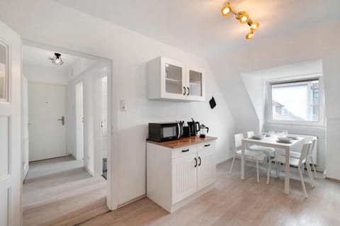 Property building, Kitchen or kitchenette, Living room