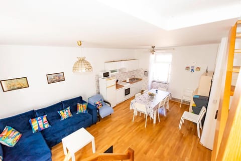 Living room, Photo of the whole room, Seating area