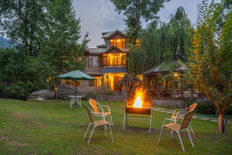 Property building, Garden, Garden