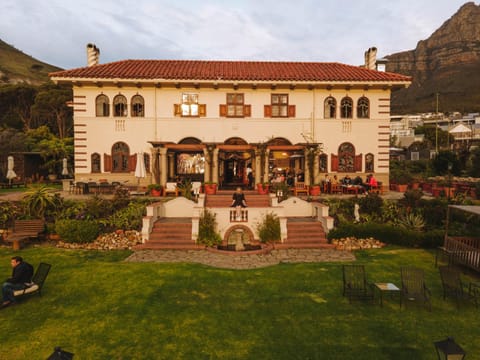 Property building, Facade/entrance, Spring, Day, Natural landscape, Garden, View (from property/room), Garden view