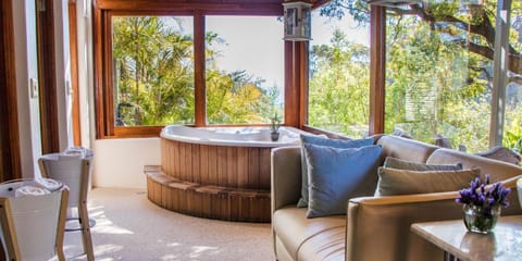 Natural landscape, Garden, Hot Tub, Living room, Seating area, Garden view