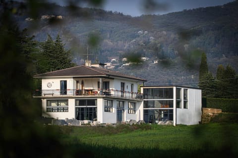 Property building, Day, Natural landscape, Mountain view