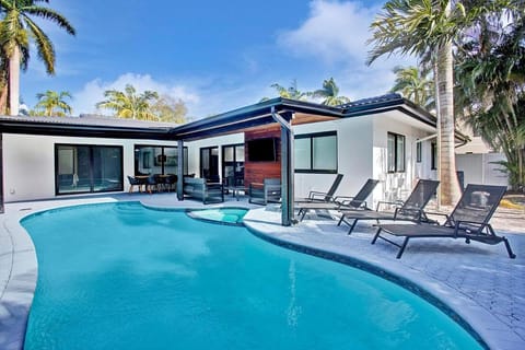 Coral Lane by Rove Travel - Heated Pool & BBQ House in Fort Lauderdale