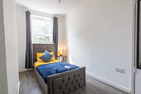 The Robinwood Green Haven Retreat Luxurious 3 Bedroom Stay Sleeps 7 Apartment in Nottingham