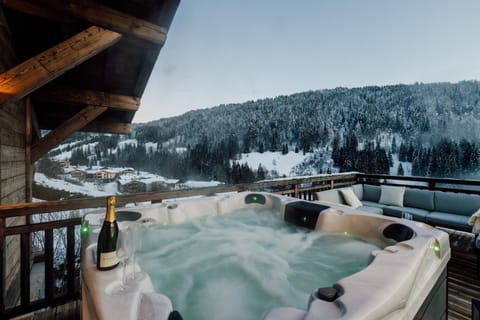 Hot Tub, Hot Tub, Mountain view