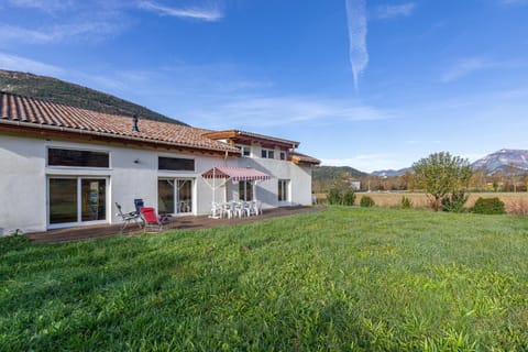 L'Eco-logis du Clos Des Tilleuls House in Provence-Alpes-Côte d'Azur