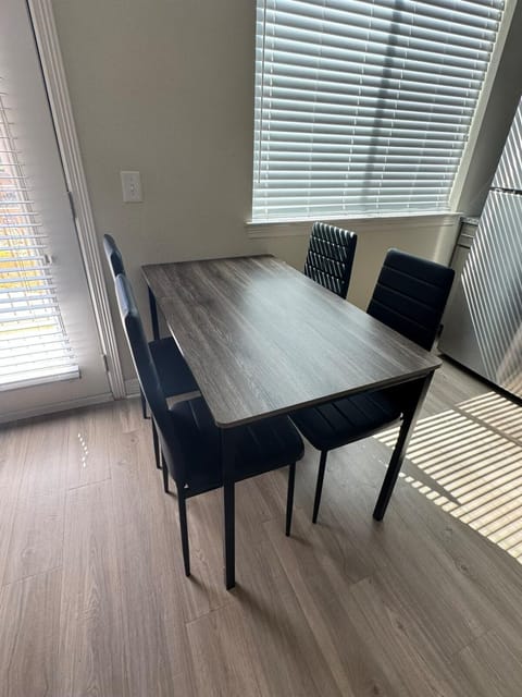 Lovely Apartment in Austin shopping Dining Apartment in Leander