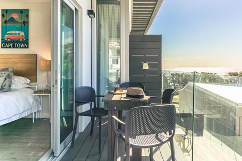 View (from property/room), Balcony/Terrace, Seating area, Sea view