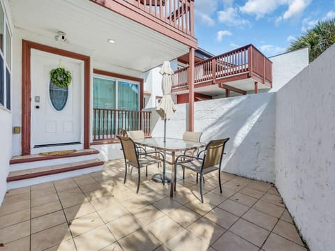 Driftwood Days Pet Friendly Beach Home House in Myrtle Beach