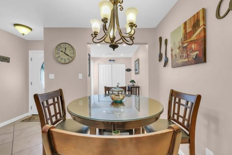 Driftwood Days Pet Friendly Beach Home House in Myrtle Beach