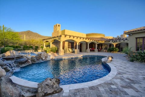 Property building, Day, Mountain view, Pool view, Swimming pool