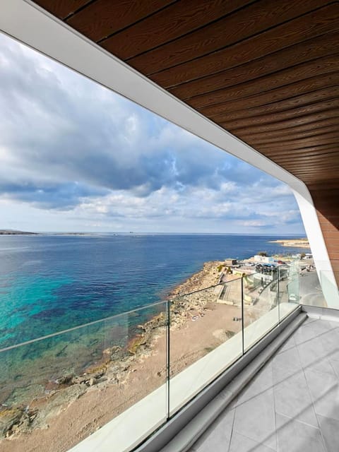 Day, Natural landscape, Balcony/Terrace, Beach, Sea view