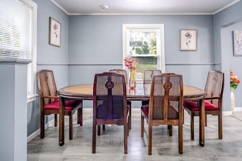 Mineola Bay Lakeview and Access Fully Furnished Monthly and Seasonal Rental in Fox Lake House in Fox Lake