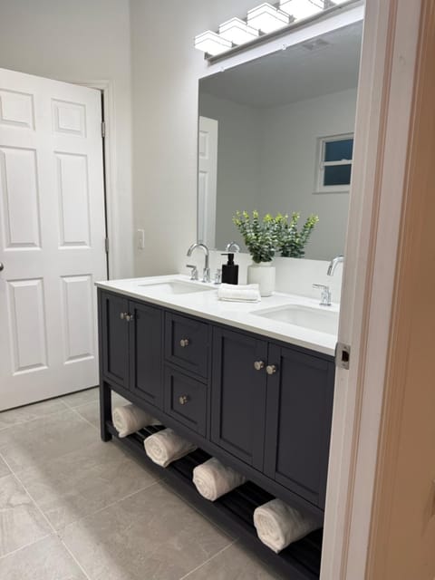 Casa Retreat New Port Richey House in New Port Richey