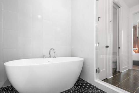 Emerald Overlook - Skyline Views & Rooftop Patio House in Nashville