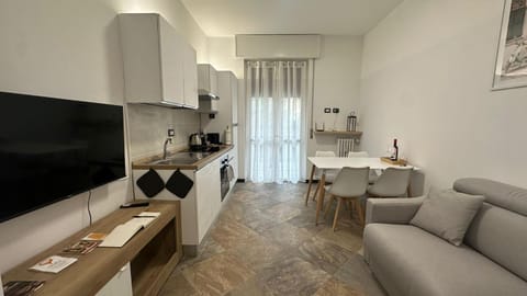 TV and multimedia, Kitchen or kitchenette, Living room