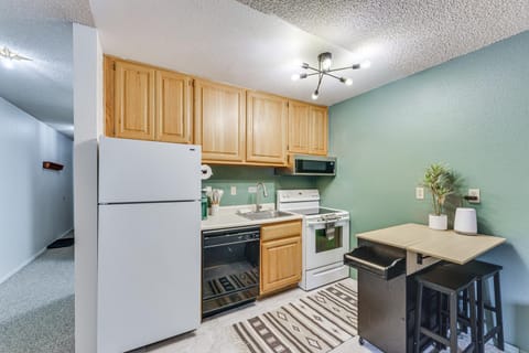 Ski-InandSki-Out Main Street Condo Newly Renovated Apartment in Red River