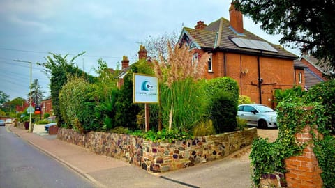 Property building, Day, Location, Parking