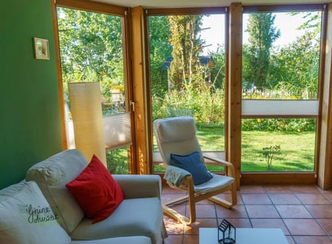 Spring, Garden, Living room, Seating area, Garden view
