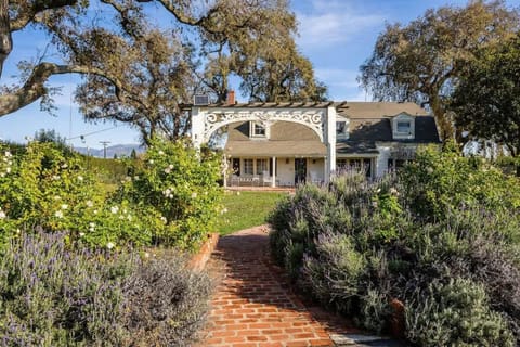 Grand Wine Country 6BR Retreat Hot Tub & Views House in San Francisco Bay Area