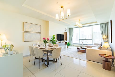 Sun Tower - Amazing Amenities - Elevator drive to Shams Boutik Mall - 1 min walk to the Beach - 5 min to ADGM, Cleveland, Galleria - Heart of Al Reem Island Apartment in Abu Dhabi