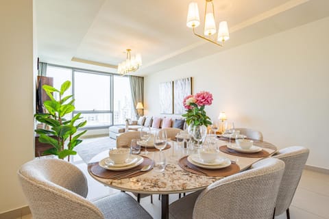 Sun Tower - Amazing Amenities - Elevator drive to Shams Boutik Mall - 1 min walk to the Beach - 5 min to ADGM, Cleveland, Galleria - Heart of Al Reem Island Apartment in Abu Dhabi