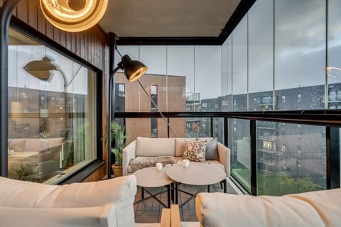 Arctic Supreme Luxe l Heated Balcony l Free Parking Apartment in Tromso