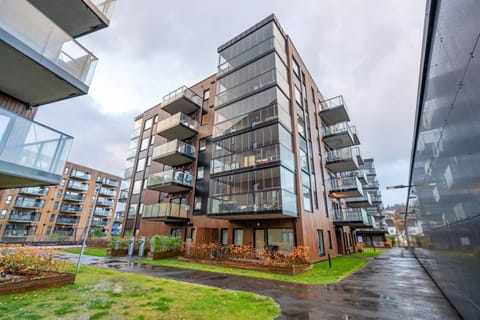 Arctic Supreme Luxe l Heated Balcony l Free Parking Apartment in Tromso