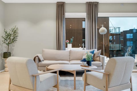 Arctic Supreme Luxe l Heated Balcony l Free Parking Apartment in Tromso