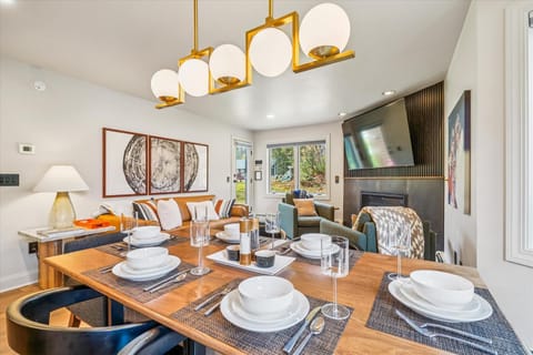 Ski In/Ski Out Pico Resort Unit E106: 3BR newly renovated condo House in Mendon