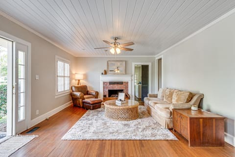 Walk to Dtwn Hahira Inviting Home with Pool and Yard! House in Georgia