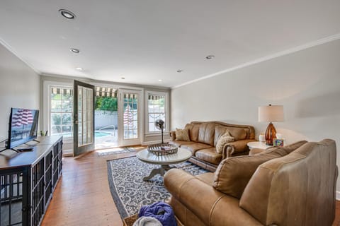 Walk to Dtwn Hahira Inviting Home with Pool and Yard! House in Georgia