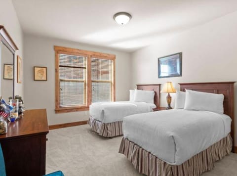 Shores at Stillwater by All Seasons Resort Lodging Resort in Jordanelle Reservoir