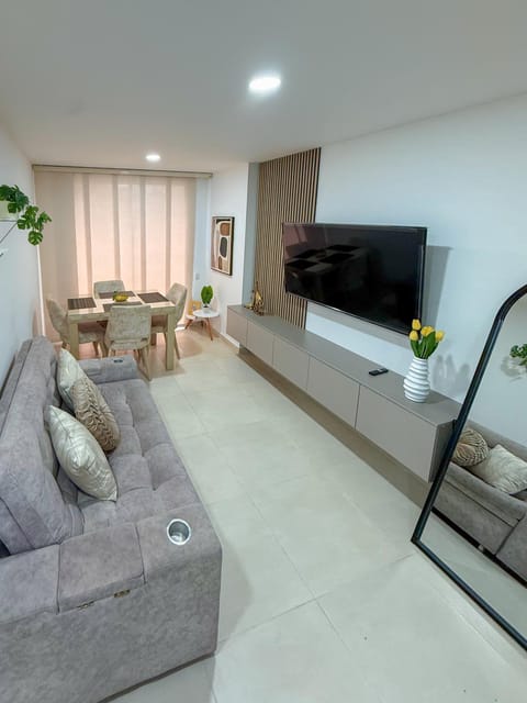 Communal lounge/ TV room, TV and multimedia, Living room, Evening entertainment