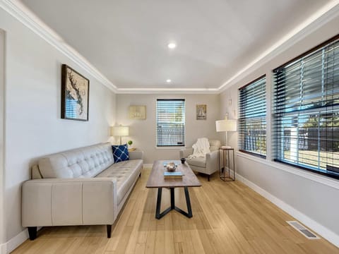 Alderwood Escape House in Sequim