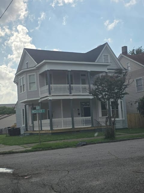 Cozy Condo Near Portsmouth Naval House in Portsmouth