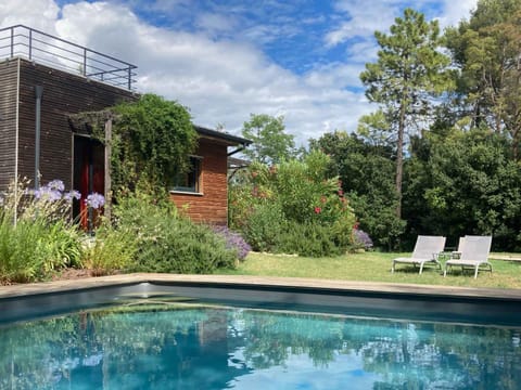 Property building, Day, Garden, Garden view, Pool view, Swimming pool, sunbed