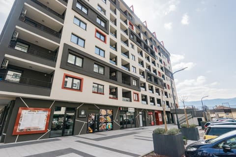 Property building, Day, Neighbourhood, City view, Street view, Location