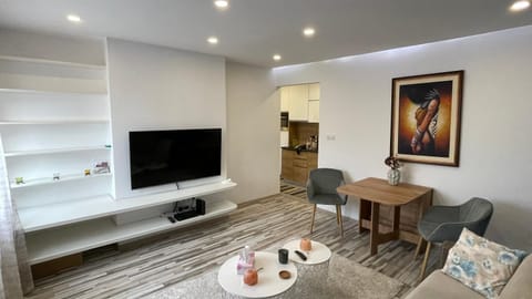 TV and multimedia, Living room, Dining area