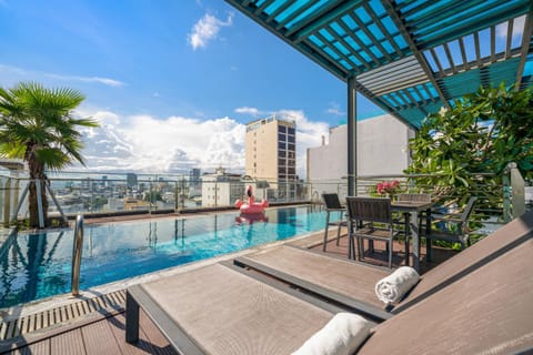Day, View (from property/room), Swimming pool, Swimming pool, sunbed